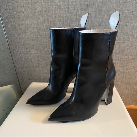 Louis Vuitton Boots - Picture 2 of 7